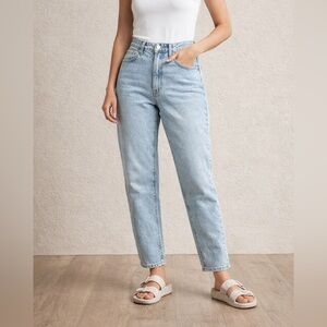 A New Day High Rise Straight Leg Jeans Light Wash Size 10/30R